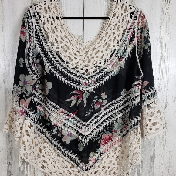 Lapis beautiful sheer,crochet top size small - Picture 2 of 10